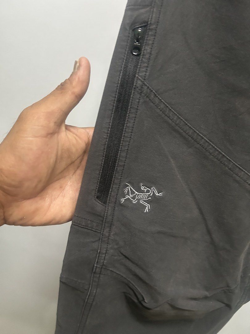 Arcteryx (Category: Jeans) located in Taytay. Submitted by dariusballesteros (Listing ID 1453681441, Image 3). Description: Size 32-34 Length 38 Hem 8 No issue.