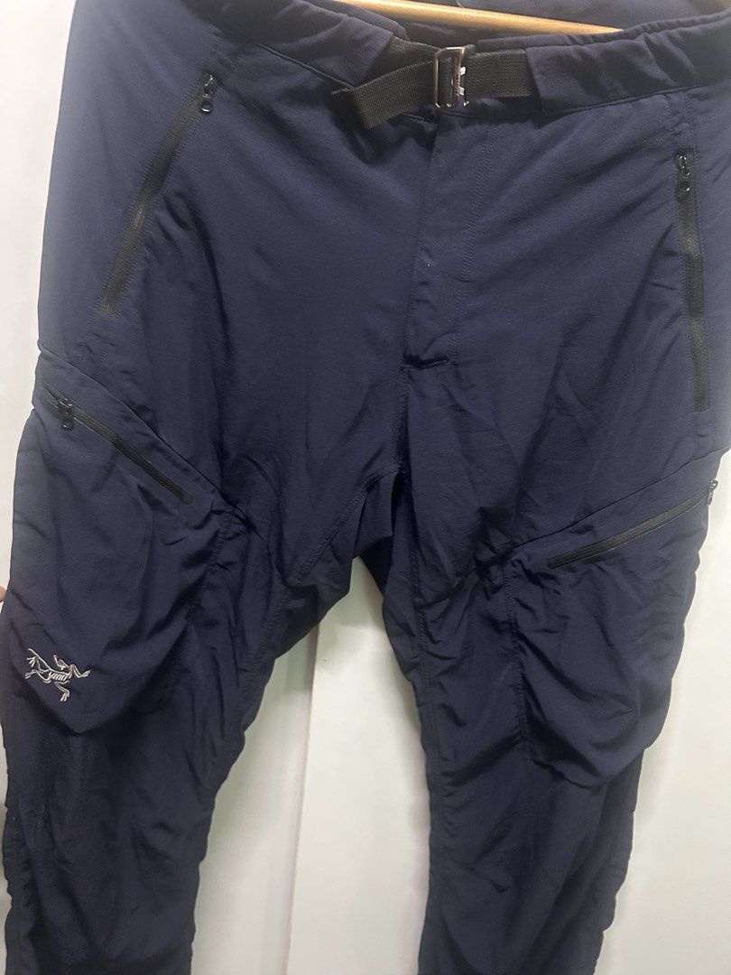 Arcteryx (Category: Joggers) located in Taytay. Submitted by dariusballesteros (Listing ID 1453681658, Image 3). Description: Size 30-32 Length 41 No issue.