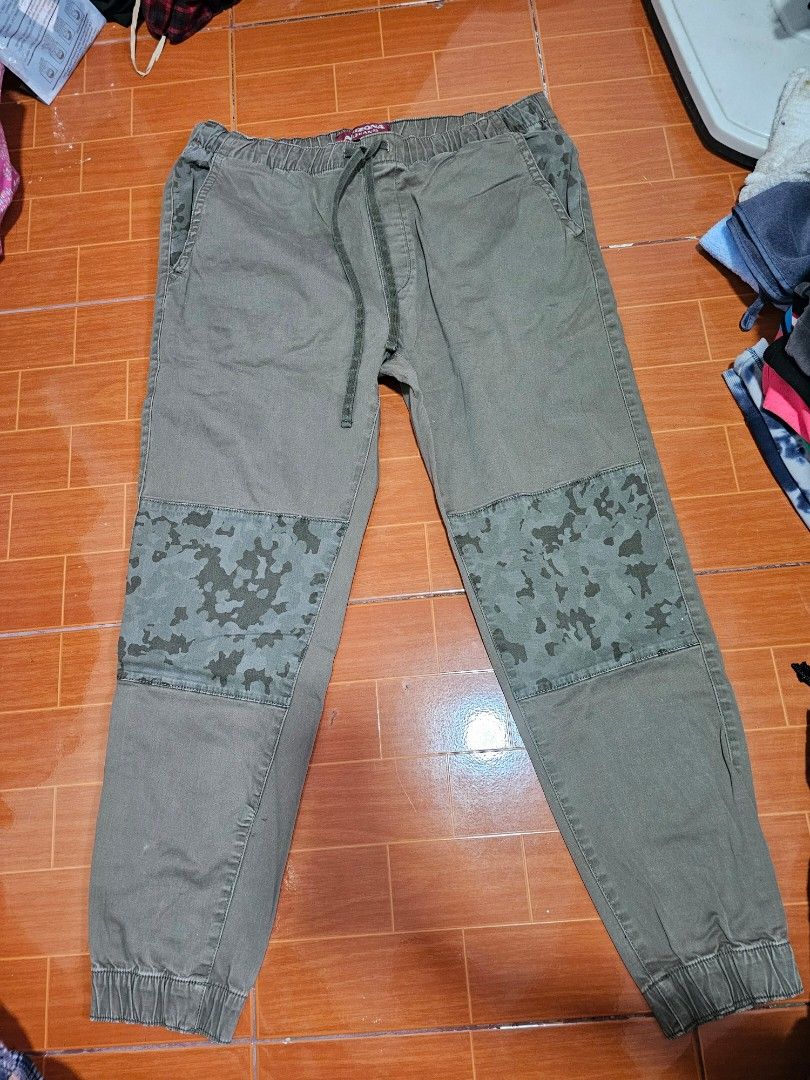 ARIZONA JEANS (W36 L40) (Category: Joggers) located in General Trias. Submitted by relovedbyshika (Listing ID 1453707242, Image 1). Description: What You See Is What You Get! Open to reasonable offers. ✨ 📍TAFT/ CAVITE 🚚 LALAMOVE/🍊 CHECKOUT.