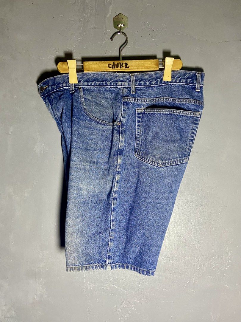 Arizona Relaxed Fit Jorts (Category: Shorts) located in Cabuyao City. Submitted by chukz_x (Listing ID 1453646728, Image 2). Description: Arizona Relaxed Fit Jorts Size : 40 Dimes : 40W 22L 11H Condition : Excellent Issue : None Price : 500 📍Cabuyao Laguna.