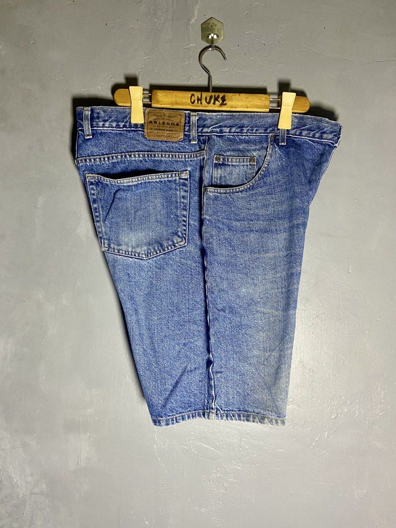 Arizona Relaxed Fit Jorts (Category: Shorts) located in Cabuyao City. Submitted by chukz_x (Listing ID 1453646728, Image 1). Description: Arizona Relaxed Fit Jorts Size : 40 Dimes : 40W 22L 11H Condition : Excellent Issue : None Price : 500 📍Cabuyao Laguna.