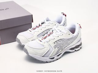 (Category: ) located in . Submitted by outlet_sneakers_shop (Listing ID 1453721161, Image 1). Description: .