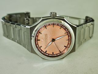 （分類：）位於 。 由 watchgeek888 提交（商品編號 1453639634，圖片 1）。簡介： 。