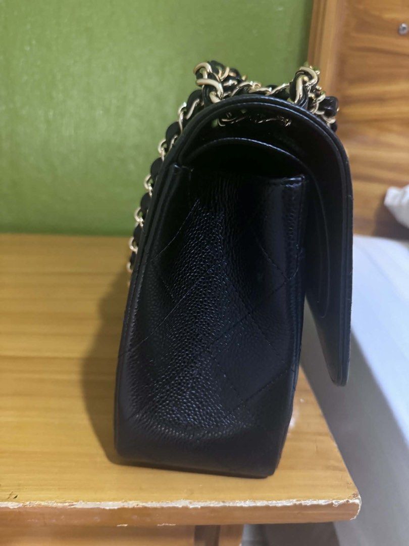 Authentic Chanel Classic Double Flap Jumbo GHW (Category: Luxury Bags & Wallets) located in Quezon City. Submitted by jhaediah (Listing ID 1421321708, Image 3). Description: Authentic 💯 Jumbo DF GHW With dustbag and authenticity card Series 19 💕8.4.74 Rank A.