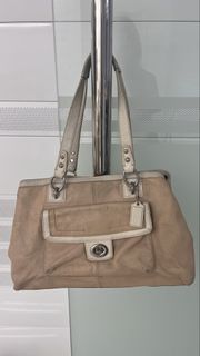 (Category: ) located in . Submitted by luvebags (Listing ID 1453756120, Image 1). Description: .