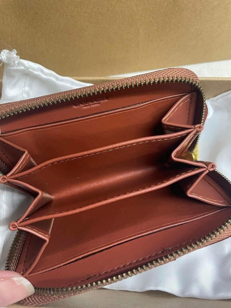 Authentic Coach Wallet for Women (Category: Wallets & Card holders) located in Manila. Submitted by Authentic4Less_OLShop (Listing ID 1453777325, Image 3). Description: Reserve yours now!!! Super nice in actual ☺️🤩 ORIGINAL MALL PULL OUT ✅Brand new ✅ With inclusions RESELLERS ARE WELCOME!!!🥰 DISCLAIMER: authenticforless OLShop is not affiliated with any of the brands posted in this account. Copyrights and trademarks are solely of the brand owne