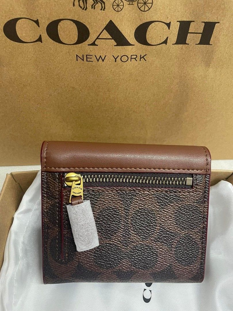 Authentic Coach Wallet for Women (Category: Wallets & Card holders) located in Manila. Submitted by Authentic4Less_OLShop (Listing ID 1453777668, Image 2). Description: Reserve yours now!!! Super nice in actual ☺️🤩 ORIGINAL MALL PULL OUT ✅Brand new ✅ With inclusions RESELLERS ARE WELCOME!!!🥰 DISCLAIMER: authenticforless OLShop is not affiliated with any of the brands posted in this account. Copyrights and trademarks are solely of the brand owne