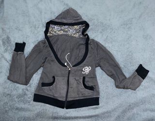 (Category: ) located in . Submitted by the.thriftstyled (Listing ID 1453787159, Image 1). Description: .