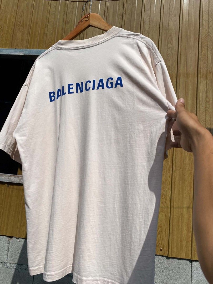 Balenciaga Logo T-Shirt (Category: Tshirts & Polo Shirts ) located in General Santos City (Dadiangas). Submitted by winter09503 (Listing ID 1453626083, Image 3). Description: - Balenciaga T-Shirt - Color: Light Beige / Cream - Features Balenciaga logo on the front - Large logo graphic on the back - Classic crew neck and short sleeves - Comfortable, oversized fit - Perfect staple piece for your wardrobe.