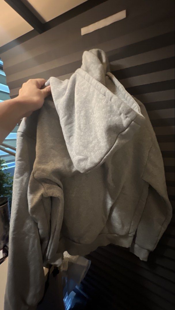 Basic Grey Jacket (Category: Coats, Jackets and Outerwear) located in Manila. Submitted by calified (Listing ID 1453722632, Image 2). Description: .