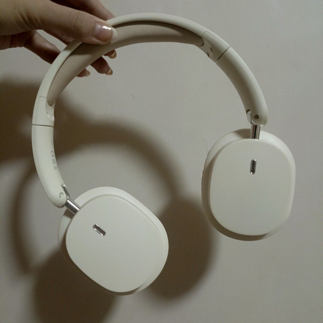 Beige Bluetooth Headphones (working but w issue) (Category: Headphones & Headsets) located in Batangas. Submitted by forkeepsxo_ (Listing ID 1453733683, Image 2). Description: •great condition sa appearance, walang major flaws at malinis pa pati leather •buttons are also working well, also changing well •❗ DEFECT: working sya pero mahina ang right, and may piece na kumakalog sa loob nya. left ear is perfectly working though. please manage your ex
