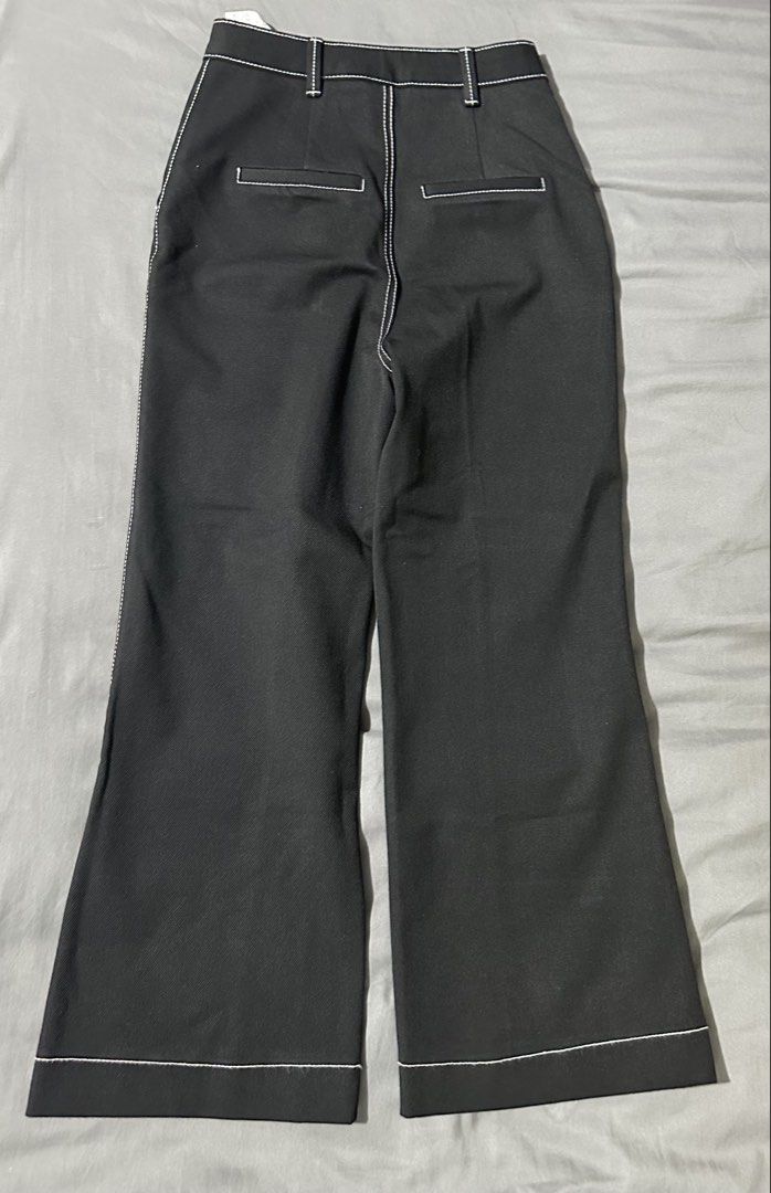 bershka contrast stitch wide leg pants (Category: Other Bottoms) located in Manila. Submitted by fayekim (Listing ID 1453662833, Image 2). Description: used once only then stored! doesnt fit me now :(.
