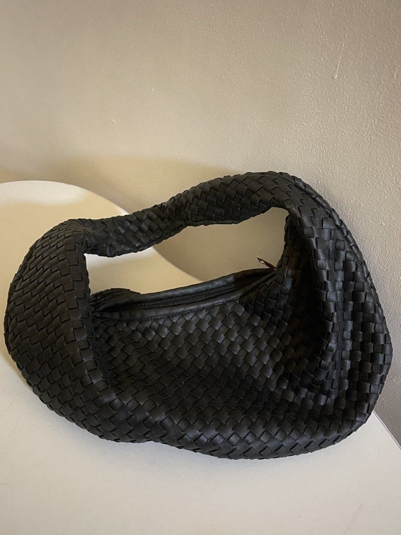 Black shoulder rattan bag (Category: Shoulder Bags) located in Taguig. Submitted by declutterwithtally (Listing ID 1453714084, Image 1). Description: .
