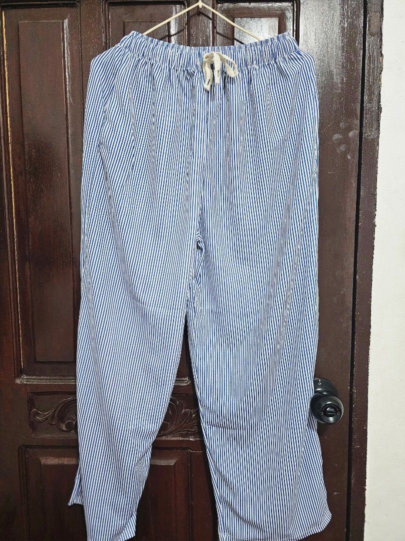 BLUE STRIPES PANTS W/POCKETS (S-M) (Category: Other Bottoms) located in General Trias. Submitted by relovedbyshika (Listing ID 1453779701, Image 2). Description: What You See Is What You Get! Open to reasonable offers. ✨ Dumoble kaya for selling 📍TAFT/ CAVITE 🚚 LALAMOVE/🍊 CHECKOUT (30+ sf).