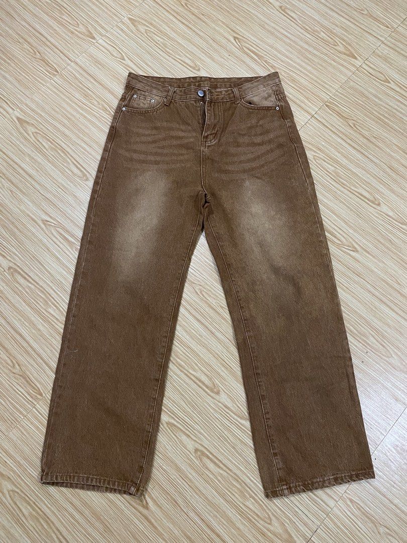 Brown Baggy Jeans (Category: Jeans) located in Manila. Submitted by dropndrip (Listing ID 1453779126, Image 1). Description: -Waist 31-32 - Length 40 -Thigh 12 -Hem -9 -good as new -10/10 condi.