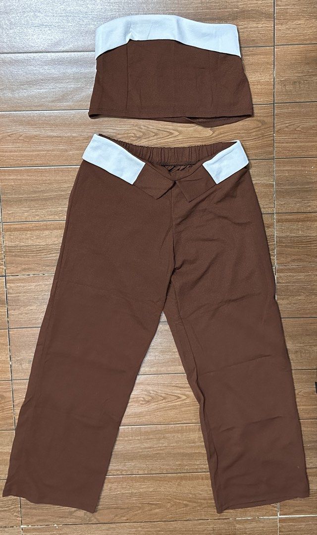 Brown Tube Pants Coords Terno (Category: Sets or Coordinates) located in Manila. Submitted by prettytrendsboutique (Listing ID 1453740279, Image 2). Description: Size - Small to med - stretchable/garterized both tube and pants - Waist: 26-32 Length: 36 Bust:26-34 - Visit my shop for more trendy options or dm me for more selections 📍Location: Manila Can be shipped via Lalamove or Grab around Metro Manila (Same Day Shipping Available) Jnt for prov