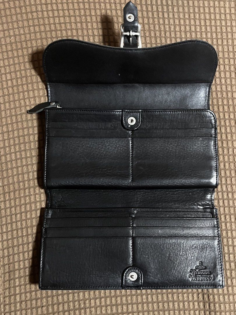 Buckle Wallet Japan Exclusive (Category: Luxury Bags & Wallets) located in Baguio. Submitted by vintagegurlie (Listing ID 1453721627, Image 3). Description: rare discontinued item ykk zipper multiple slots, for keeps if not sold.