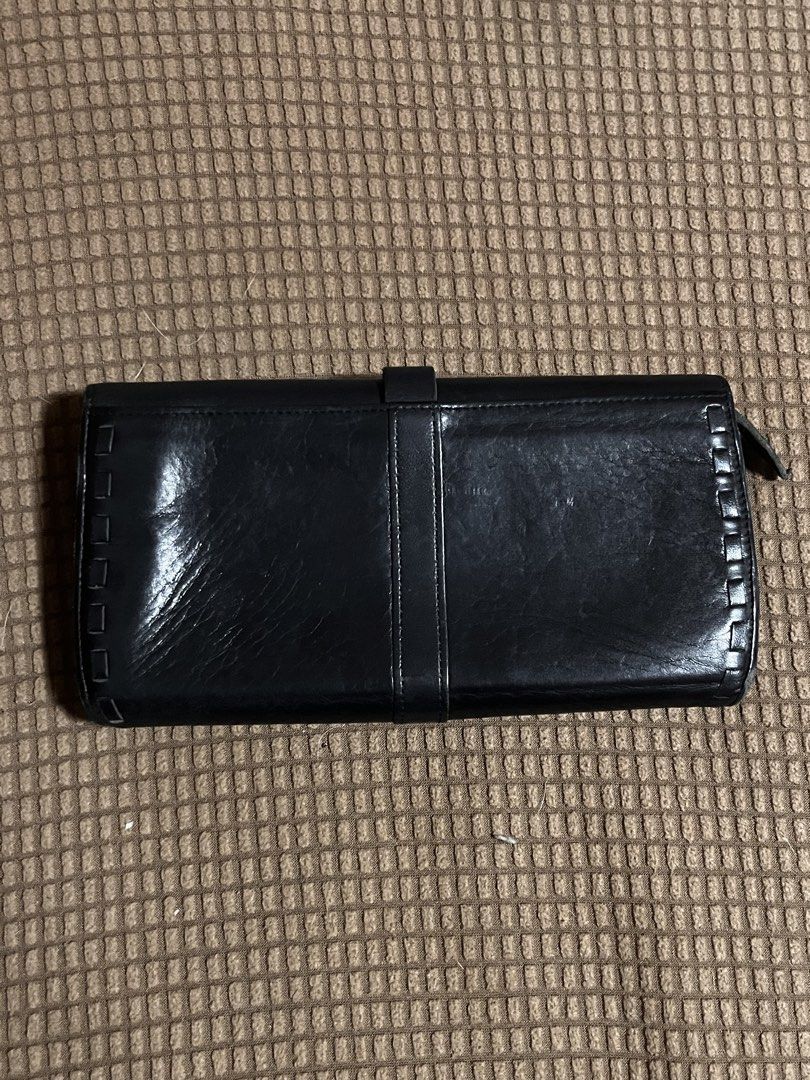 Buckle Wallet Japan Exclusive (Category: Luxury Bags & Wallets) located in Baguio. Submitted by vintagegurlie (Listing ID 1453721627, Image 2). Description: rare discontinued item ykk zipper multiple slots, for keeps if not sold.