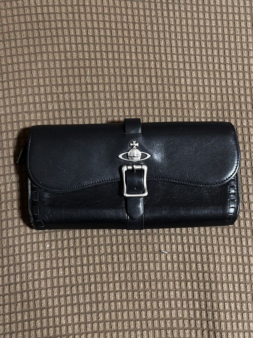 Buckle Wallet Japan Exclusive (Category: Luxury Bags & Wallets) located in Baguio. Submitted by vintagegurlie (Listing ID 1453721627, Image 1). Description: rare discontinued item ykk zipper multiple slots, for keeps if not sold.