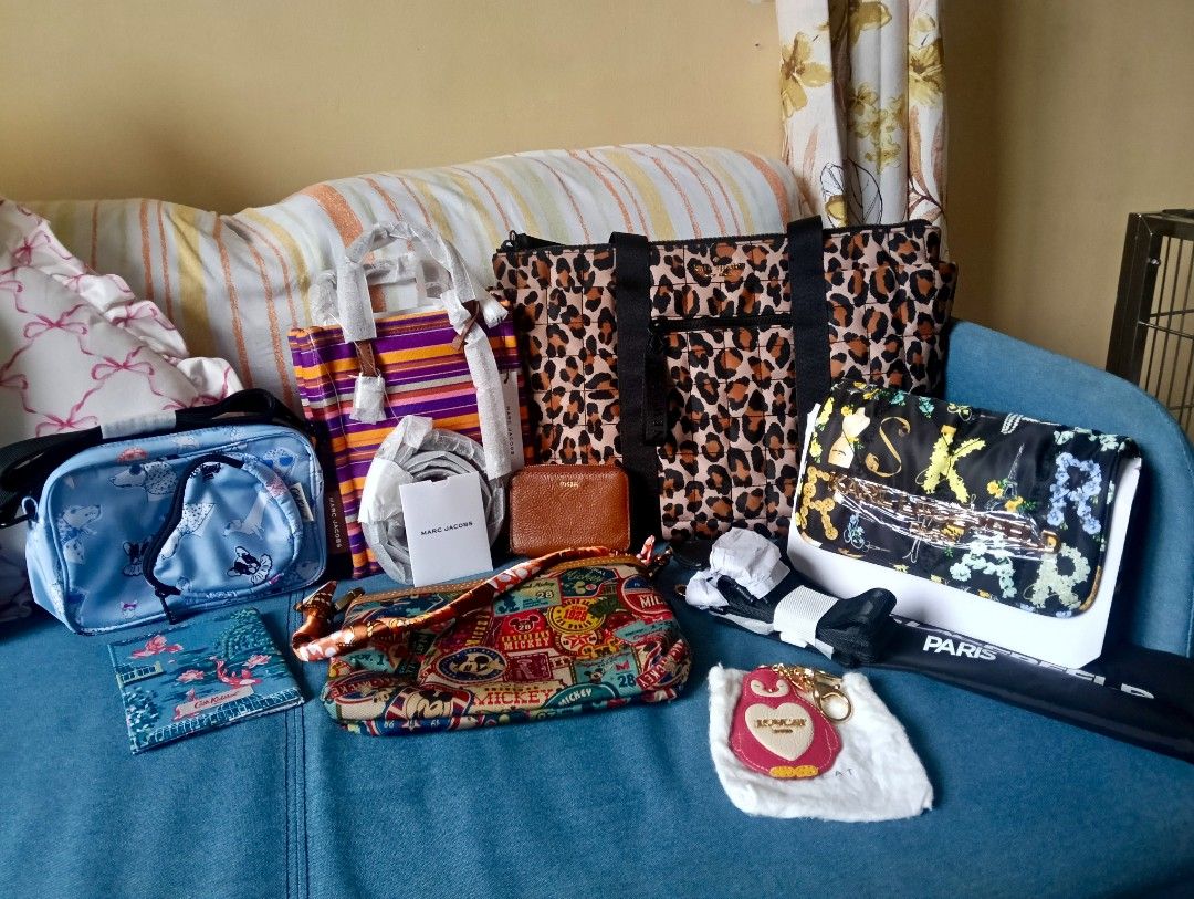 Bundle items (Category: Shoulder Bags) located in Bacoor. Submitted by clonion (Listing ID 1453695343, Image 1). Description: FIXED PRICE..( STRICTLY NO LAST PRICE ) Kate spade shoulder Bag ( Bnew Removed tag only ) Karl Legarfield - Sling Bag ( Bnew Removed Tag only) Marc Jacobs - Sling Bag ( Bnew with Tag & Card ) Cath Kidston sling bag and passport holder ( preloved ) Fossil Card / coin wallet ( unused condition ) Disney Kili / Wristlet ( prel