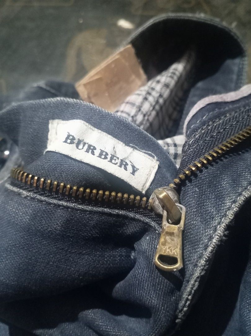 Burberry Denim Jeans Size 36 (Category: Jeans) located in Manila. Submitted by trhiftychong (Listing ID 1453763793, Image 3). Description: - Authentic Burberry Jeans - Dark Wash Denim - Button Fly with YKK Zipper - Size: 36 - Fit: Classic - Ideal for Everyday Wear - Please check photos for detailed condition.