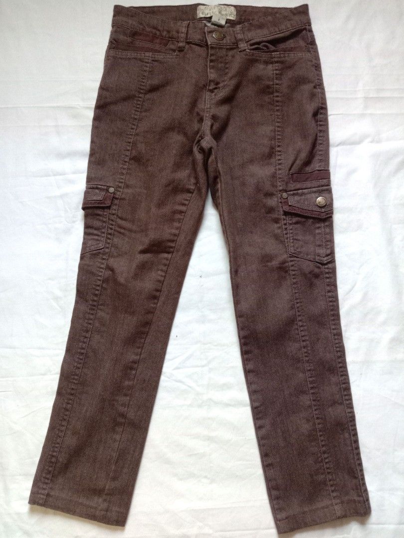Cargo Pants Natural Reflections Brown Denim Y2k Pants (Category: Jeans) located in Binalonan. Submitted by threadsandthingsph.gem (Listing ID 1453734897, Image 1). Description: Streetwear Find 🔥 Natural Reflections Brown Cargo Pants 🔥 Rare brown cargo denim with flap pockets. Comfy and versatile for daily or y2k fits. Fits: Best fit: M. Waist 28". Mid-rise. Check measurements below. Details: - Brand/Size/Origin: Natural Reflections | Size: 8 = 