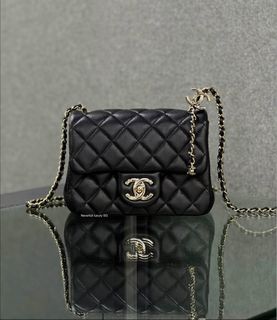 (Category: ) located in . Submitted by neverfull_luxury_sg (Listing ID 1453773072, Image 1). Description: .