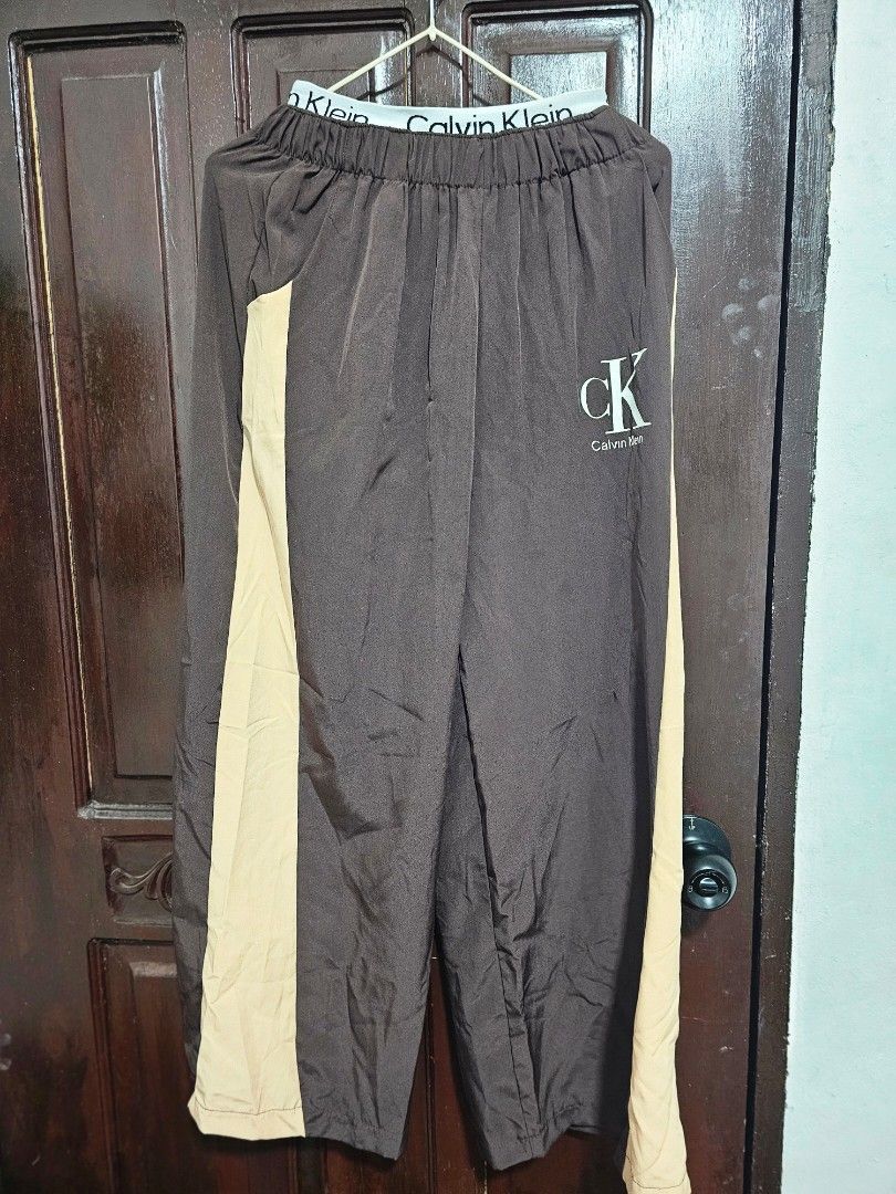 CK PANTS (W27 L38) (Category: Other Bottoms) located in General Trias. Submitted by relovedbyshika (Listing ID 1453779180, Image 2). Description: What You See Is What You Get! Open to reasonable offers. ✨ 📍TAFT/ CAVITE 🚚 LALAMOVE/🍊 CHECKOUT.
