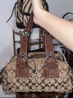 (Category: ) located in . Submitted by preloved_avenueph (Listing ID 1453717647, Image 1). Description: .