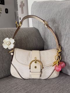 (Category: ) located in . Submitted by marianebag.shop (Listing ID 1453757902, Image 1). Description: .