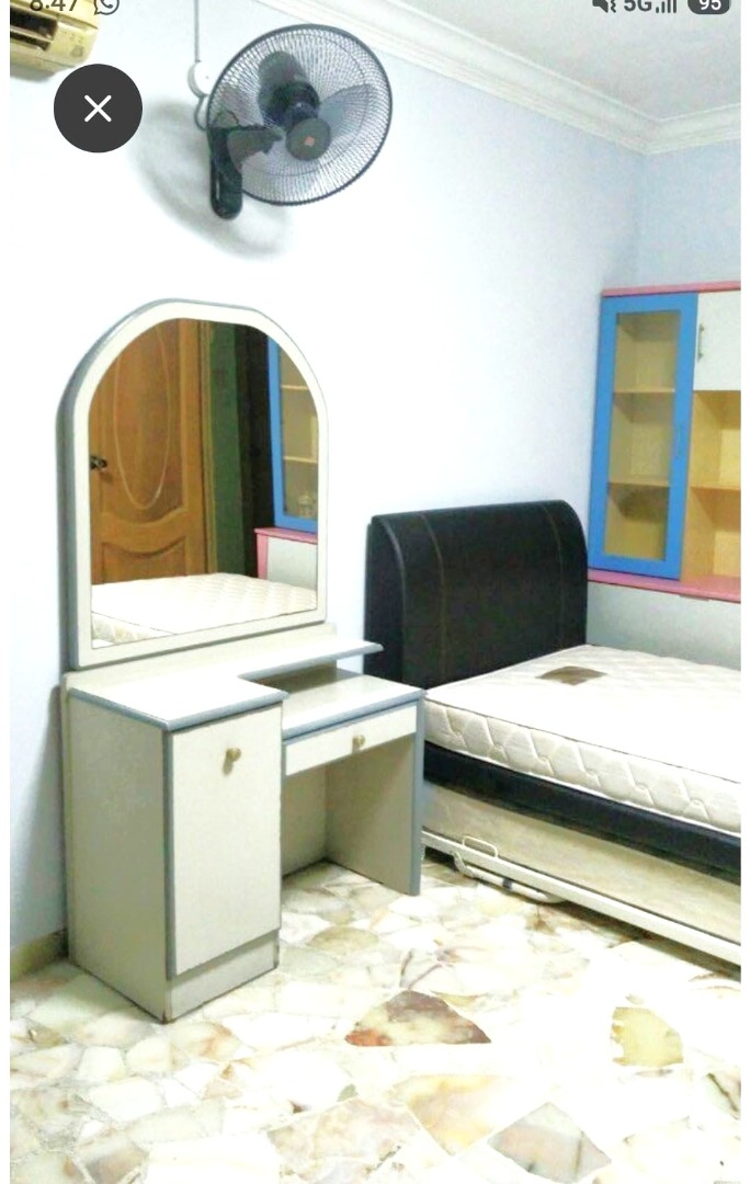 (Category: ) located in . Submitted by your_rental_specialist (Listing ID 1453722574, Image 1). Description: .