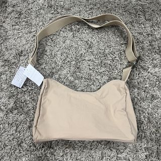 (Category: ) located in . Submitted by cik_shopaholic (Listing ID 1453647135, Image 1). Description: .