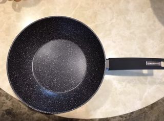 (Category: ) located in . Submitted by selling__preloved (Listing ID 1453806098, Image 1). Description: .