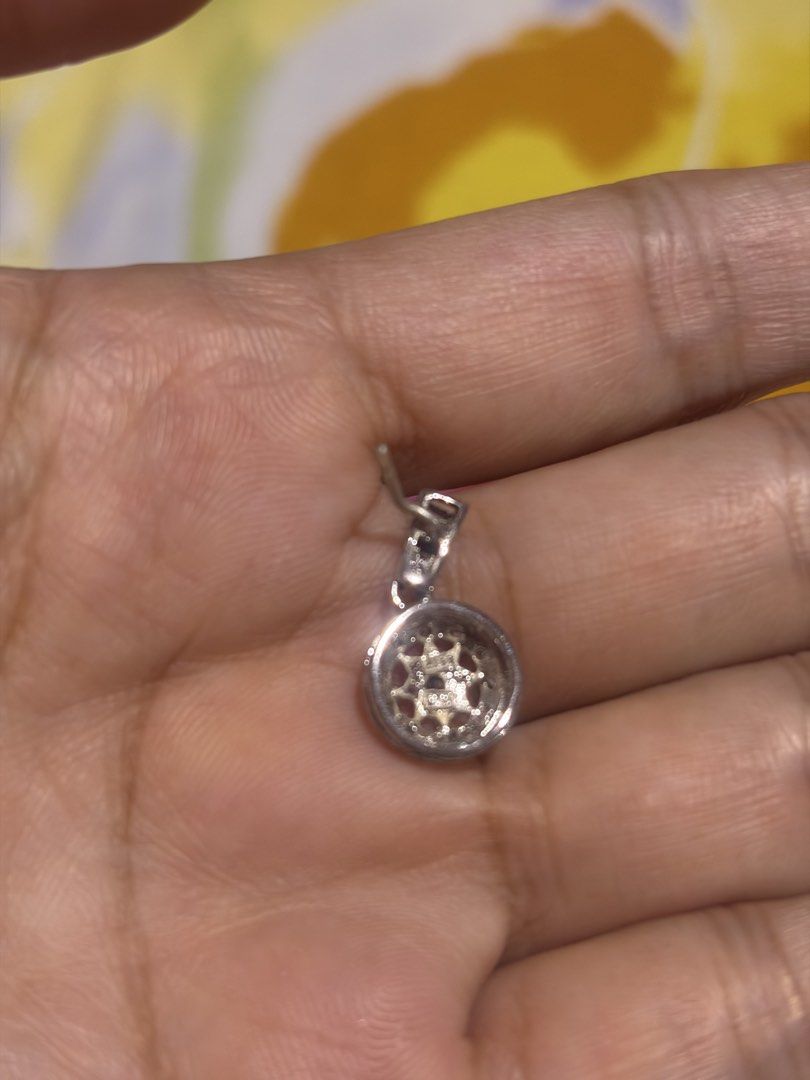 Dainty Diamond Stud Earring with Intricate Design (Category: Earrings) located in Angeles City. Submitted by chuchi16 (Listing ID 1453684212, Image 2). Description: Looking po ako ng ganitong earing 😍Salamat .