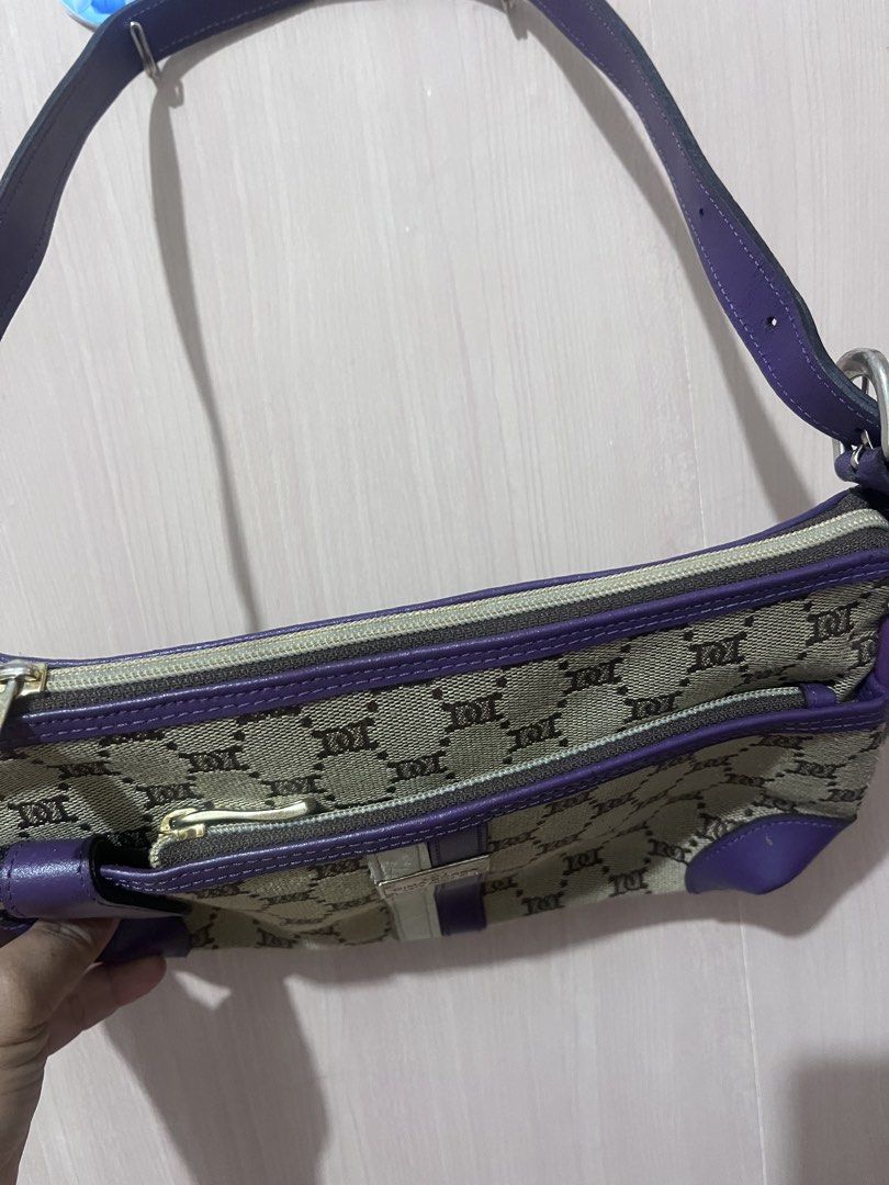 Dima Borsa Monogram kili bag | free shipping (Category: Shoulder Bags) located in Iloilo. Submitted by youronlinesister (Listing ID 1453648924, Image 2). Description: Dima Borsa Monogram Kili bag| free shipping Preloved not perfect Leather detail and metal hardware sa front may signs of use Maganda Kasya small payong, long wallet Price:P480/ free shipping via J&T Mop: gcash.