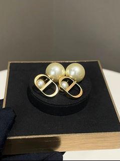 (Category: ) located in . Submitted by lovelotsluxury (Listing ID 1453726117, Image 1). Description: .