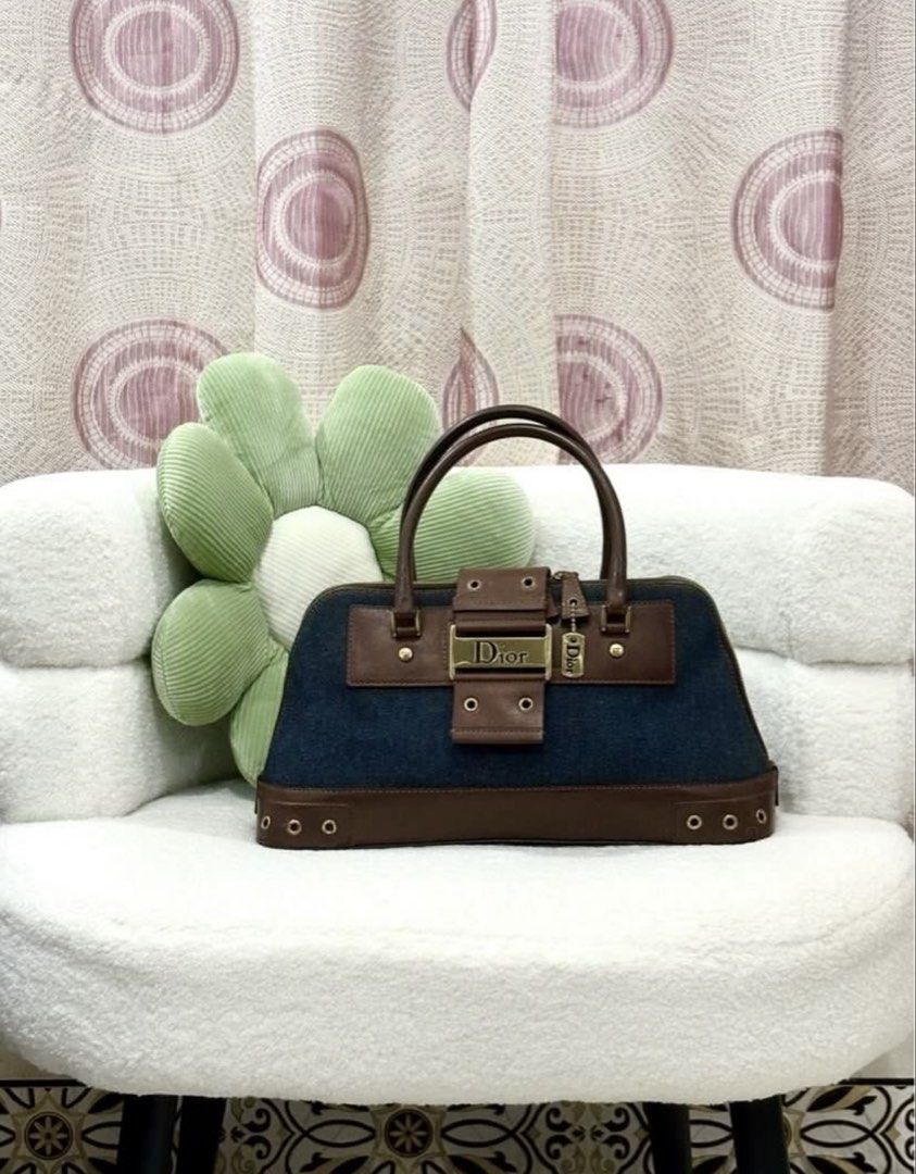 Dior Columbus Street Chic Bag (Category: Luxury Bags & Wallets) located in Iba. Submitted by luxbagsandblings (Listing ID 1453786179, Image 3). Description: 🌸Guaranteed Authentic Christian Dior Columbus Street Chic Shoulder Bag 💯 ‼️RARE FIND PIECE‼️ (This Dior bag model is being sold for $1,480-1,850 USD on Luxury Websites.) -Slightly Negotiable✅ NO LOWBALLING!! -CODED, RANK AB✨(No issues, only normal signs of use. This bag of mine was lovingly
