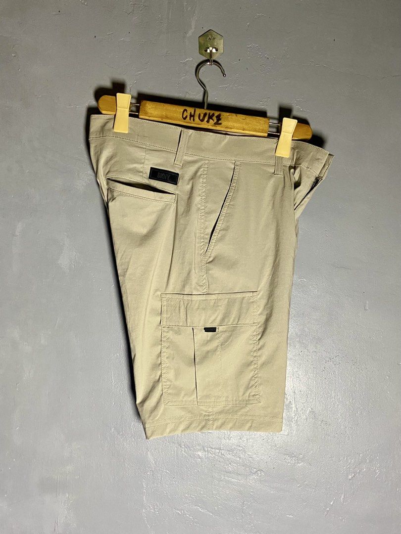 DKNY Men’s Tech Utility Cargo Shorts (Category: Activewear) located in Cabuyao City. Submitted by chukz_x (Listing ID 1453647326, Image 2). Description: DKNY Men’s Tech Utility Cargo Shorts Size : 30 Dimes : 32W 18L 9.5H Condition : Excellent Issue : None Price : 450 📍Cabuyao Laguna.