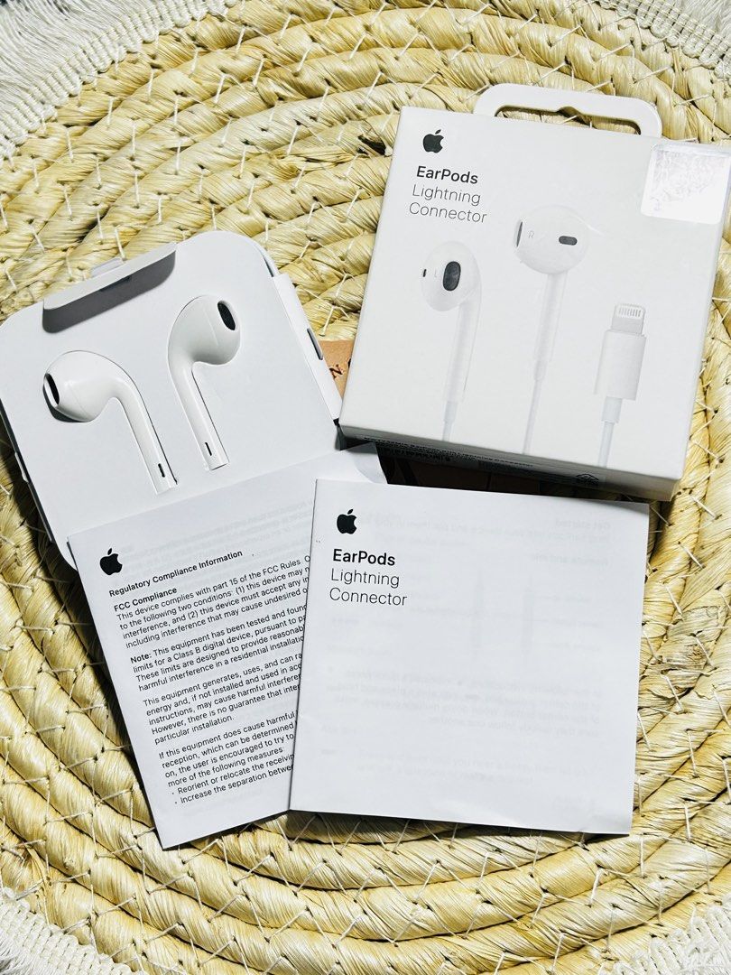 EarPods Wired Earphones – Lightning / USB-C Connector (Category: Earphones) located in Manila. Submitted by reyshel.t (Listing ID 1453623343, Image 3). Description: 🎧 Wired EarPods – Available Now! • Clean and simple design • Comfortable for everyday use • Clear audio for music, calls & videos • Available in Lightning / USB-C connector options • Brand-new packaging • Ready to use 📍 Meet-up / Shipping available 💬 Message me for price, availabil
