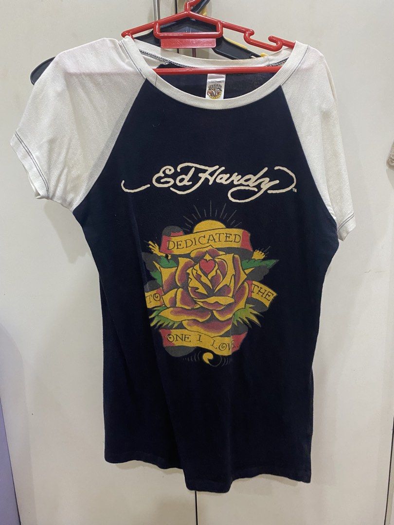 Ed Hardy Rose Graphic T-shirt (Category: Shirts) located in Paranaque City. Submitted by mimiii.fish (Listing ID 1453755436, Image 1). Description: Size m on tag Dm for more questions ^_^ Sf shouldered by buyer.