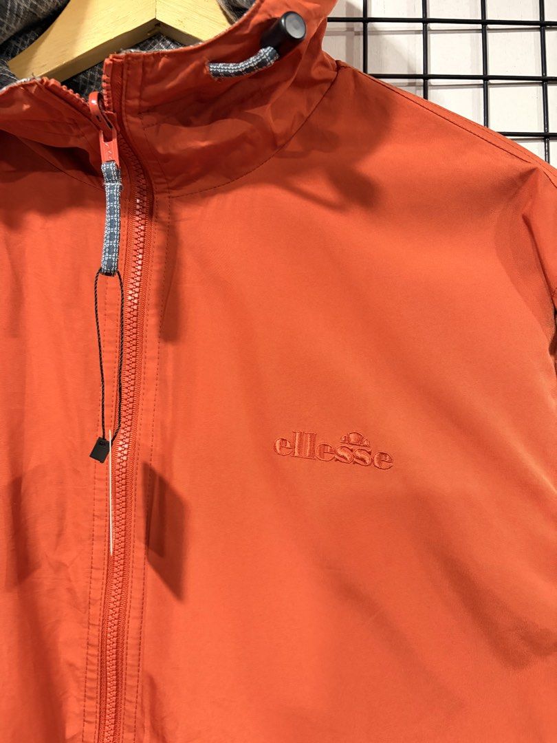 Ellesse Jacket (Category: Coats, Jackets and Outerwear) located in Kota Bharu. Submitted by dfstoremy (Listing ID 1453739721, Image 2). Description: M (22/27) Condition 9/10.