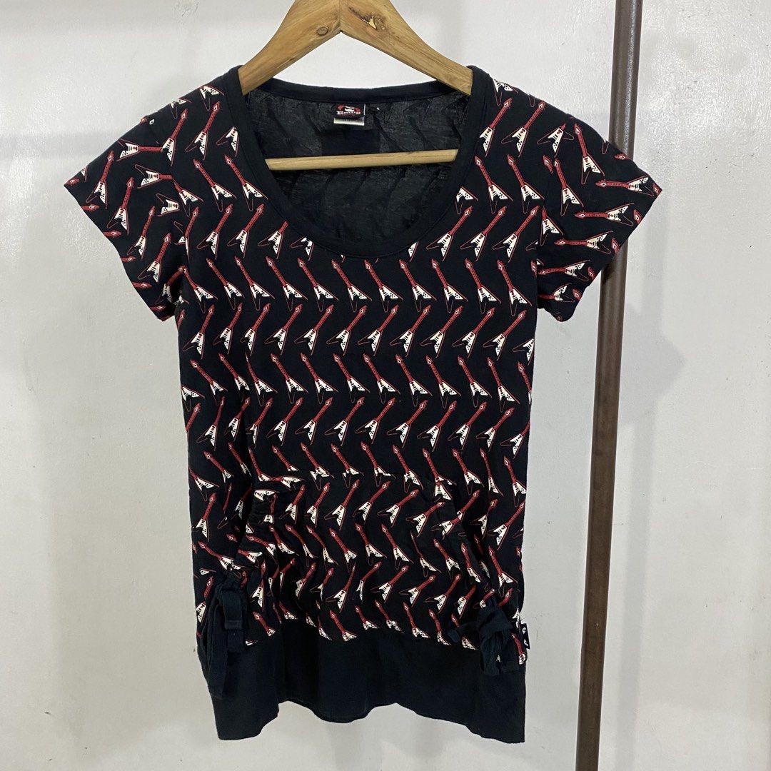 Emily The Strange Guitar Gothic tops (Category: Others Tops) located in Las Pinas. Submitted by declutter_thing69 (Listing ID 1453719548, Image 2). Description: Emily The Strange Guitar Gothic tops No flaw .
