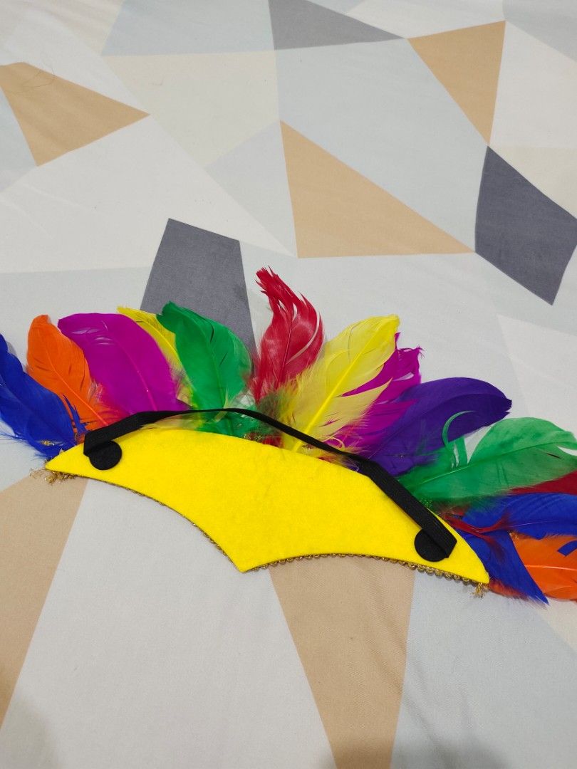 Festival Indian Feathered Headdress (Category: Babies & Kids Fashion) located in Paranaque City. Submitted by expectmore.payless (Listing ID 1453674780, Image 2). Description: used for buwan ng wika ati-atihan costume.