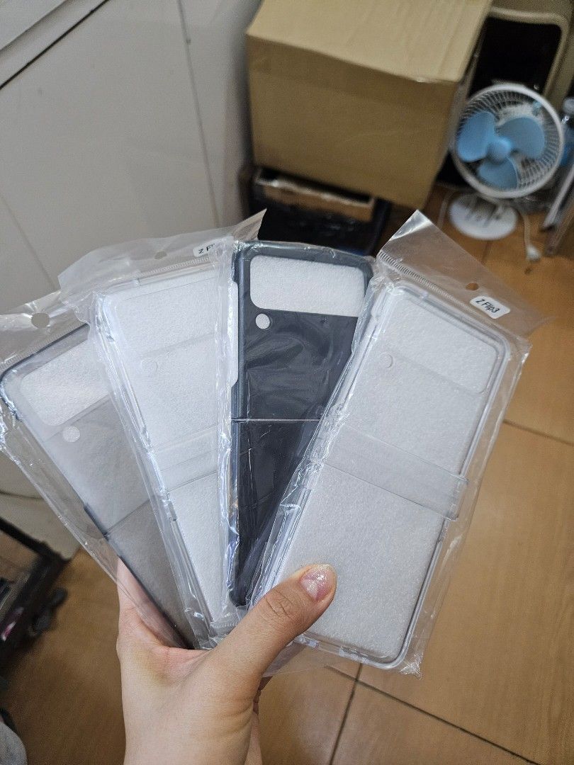 Flip 3 &4 Case Brandnew (Category: Cases & Sleeves) located in San Juan City. Submitted by rjean02 (Listing ID 1453717260, Image 1). Description: 150 each leather 200 Brandnew.