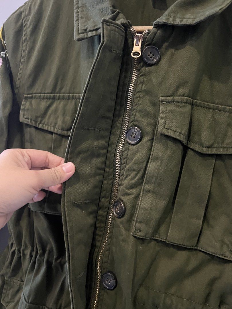 FOREVER21 WOMENS OLIVE GREEN PADDED COAT JACKET (s) (Category: Coats, Jackets and Outerwear) located in Lipa City. Submitted by upcycle_alley (Listing ID 1453628396, Image 3). Description: .