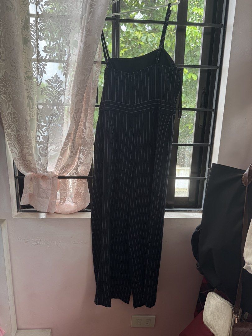 Forever 21 Black and White Stripes Jumpsuit (Category: Jumpsuits) located in Paranaque City. Submitted by danni.nat (Listing ID 1453655466, Image 2). Description: - Comes with adjustable straps - Stretchy comfy material - Length is perfect for 5’2 - 5’3.