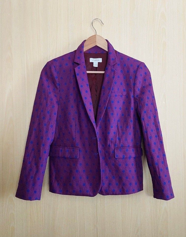 Fossil Purple Blue Geometric Pattern Blazer (Category: Coats, Jackets and Outerwear) located in Bacoor. Submitted by stingray13 (Listing ID 1453691659, Image 3). Description: Item posted is pre-loved. Kindly manage your expectations. Pre-loved Fossil Blazer Size : 6 (Fits Medium) Php 490.00 For inquiries, kindly pm me. Thank you..