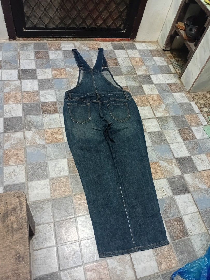 GAP DENIM OVERALL SIZE M WORKWEAR/Y2K (Category: Activewear) located in Davao. Submitted by thriftnigeto (Listing ID 1453708827, Image 3). Description: Size M Width 36 Length 37 Overall Lenght 48 Leg opening 10 Hem 7 No issues In very good condition Still negotiable 📍 Bago gallera Davao city For pickup or delivery via maxim only Payment first policy if above 150 plus ang delivery fee 📩 dm to purchase 📩 ‼️ALL ITEMS ARE THRIFTED‼️ MANAGE YOUR EX