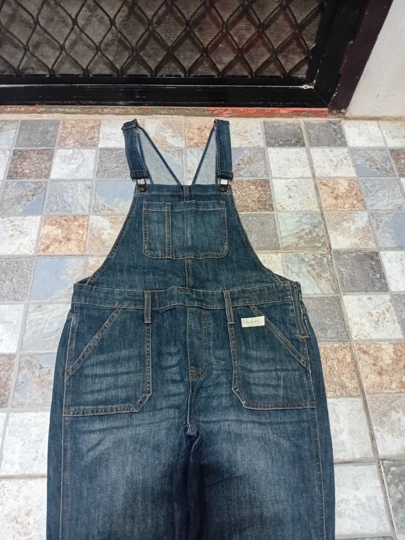 GAP DENIM OVERALL SIZE M WORKWEAR/Y2K (Category: Activewear) located in Davao. Submitted by thriftnigeto (Listing ID 1453708827, Image 2). Description: Size M Width 36 Length 37 Overall Lenght 48 Leg opening 10 Hem 7 No issues In very good condition Still negotiable 📍 Bago gallera Davao city For pickup or delivery via maxim only Payment first policy if above 150 plus ang delivery fee 📩 dm to purchase 📩 ‼️ALL ITEMS ARE THRIFTED‼️ MANAGE YOUR EX