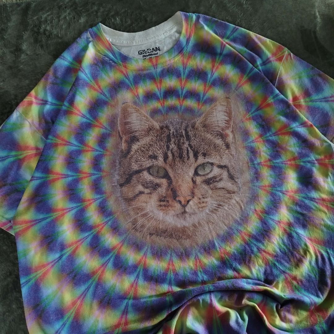 Gildan Hyperblend hipno cat shirt (Category: Tshirts & Polo Shirts ) located in Cabiao. Submitted by aeclark (Listing ID 1453688686, Image 2). Description: Size large to xl max exellent condi no iissue 9.7/10 color rate ganda nito promise pang aningan hahahha.